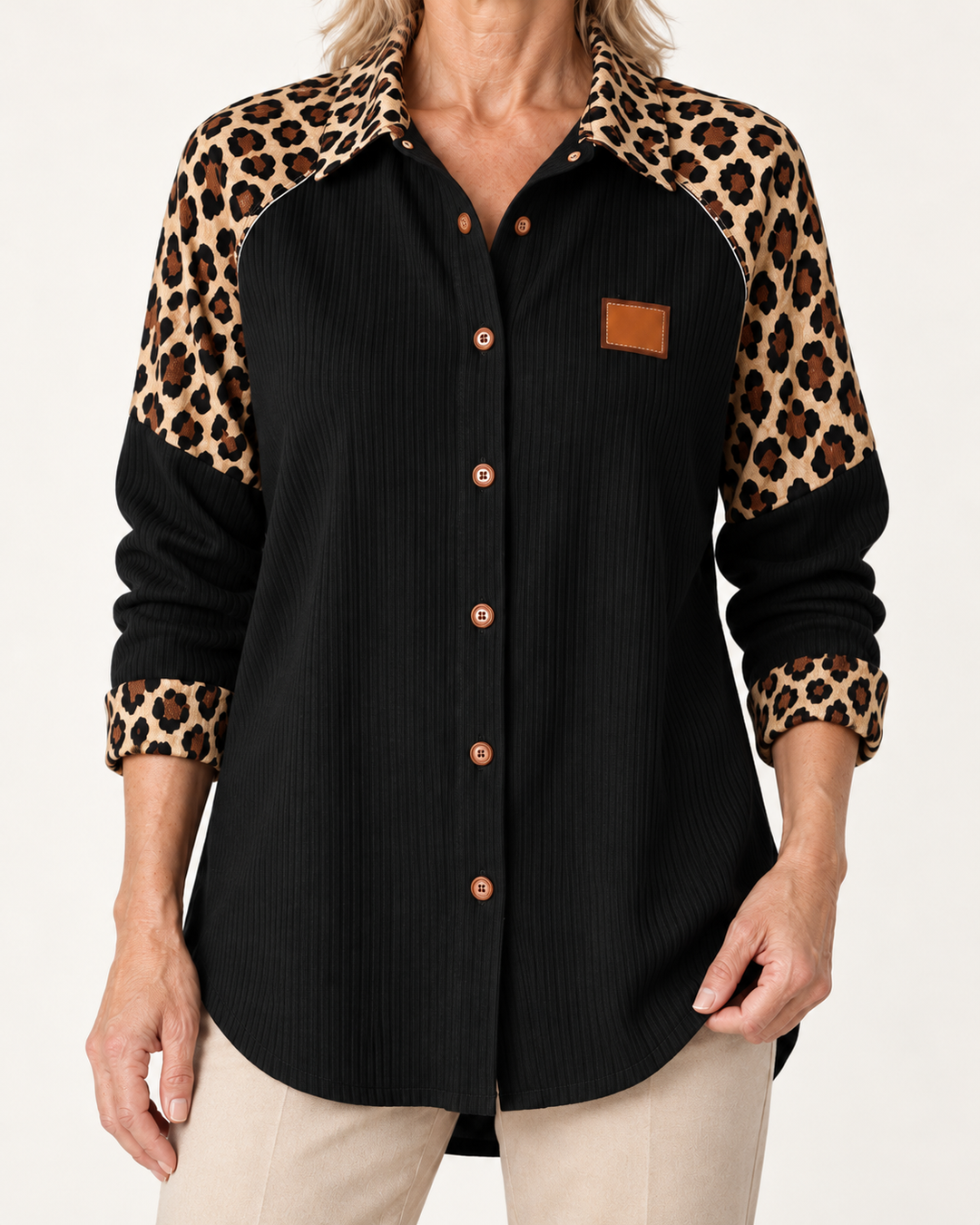 Signe | Ribbluse med leopardærmer