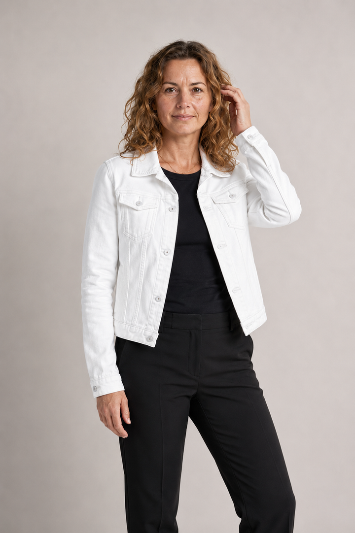 Britta | Kort denimjakke med brystlommer