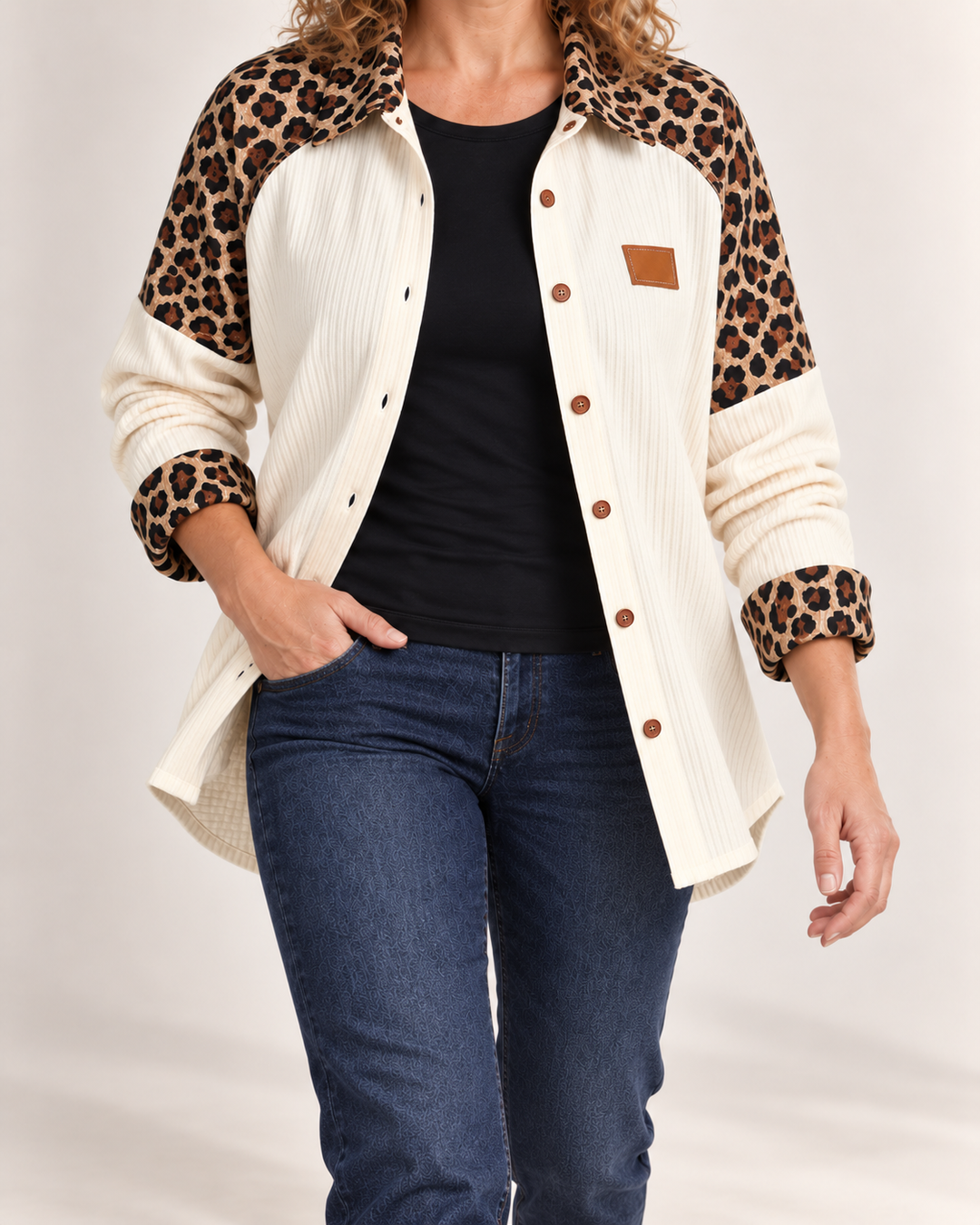 Signe | Ribbluse med leopardærmer