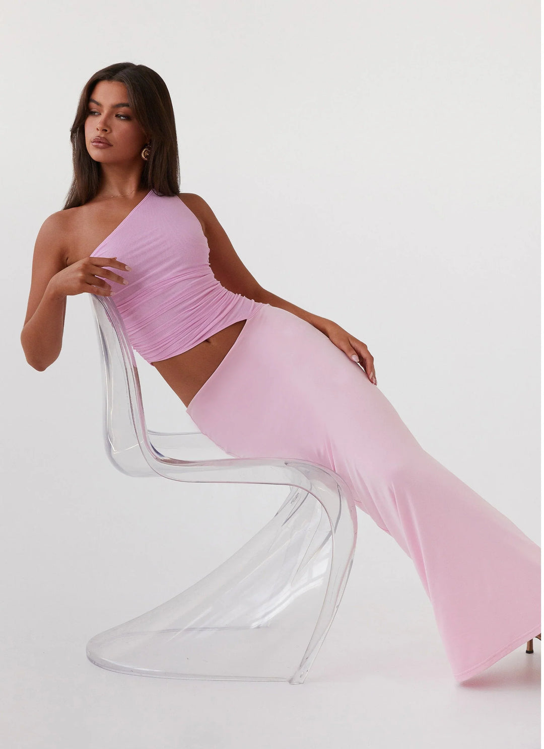 Lang Kjole med One Shoulder Design og Cut Out Detalje