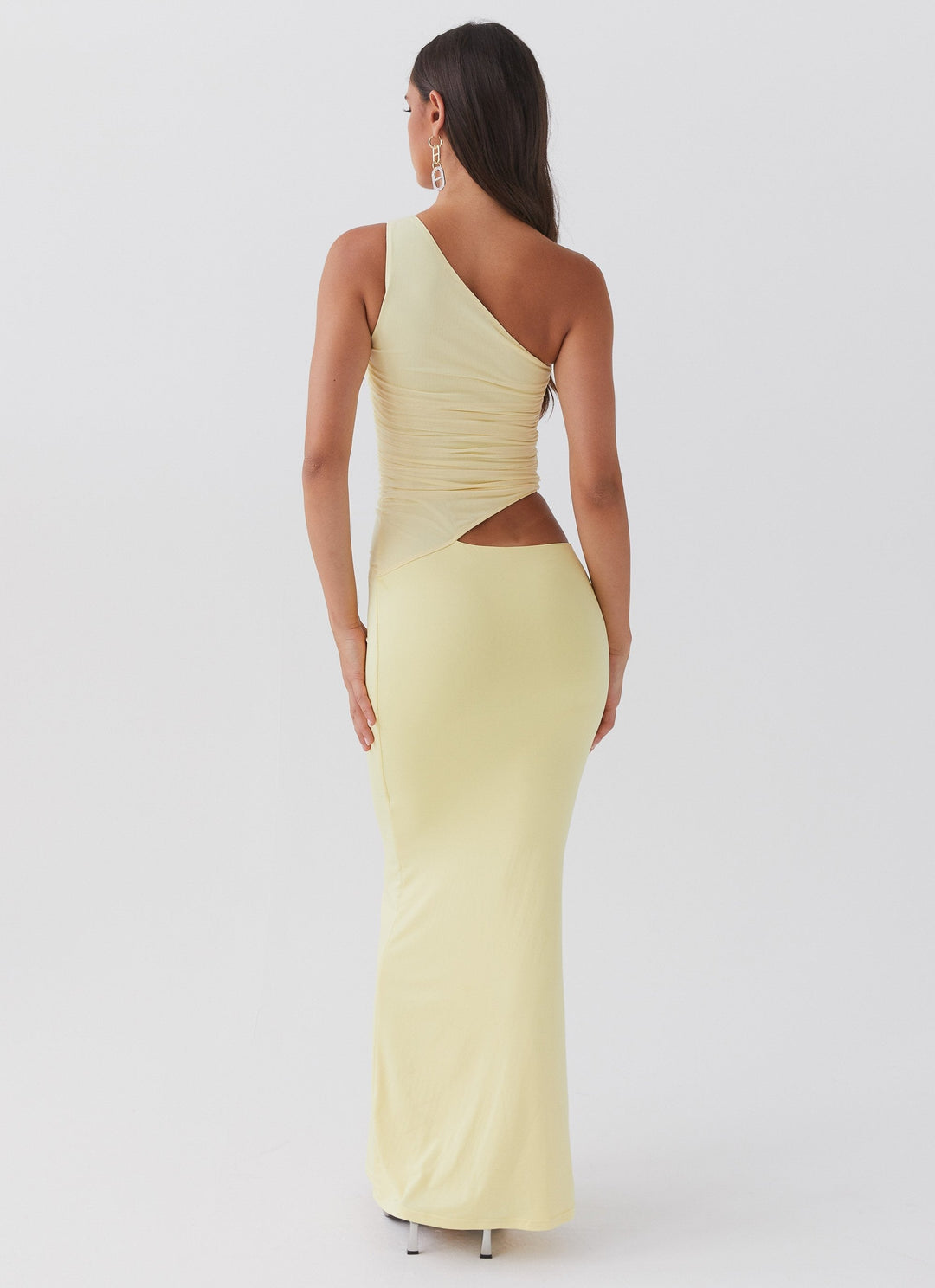 Lang Kjole med One Shoulder Design og Cut Out Detalje