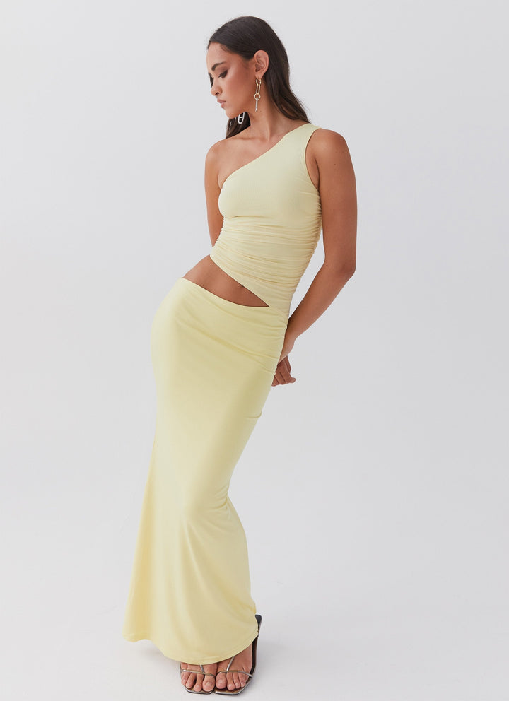 Lang Kjole med One Shoulder Design og Cut Out Detalje