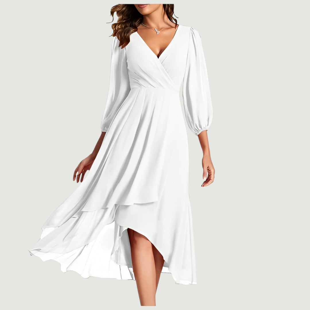 MIA™ KJOLE | Elegant V-halsdesign med asymmetrisk fald